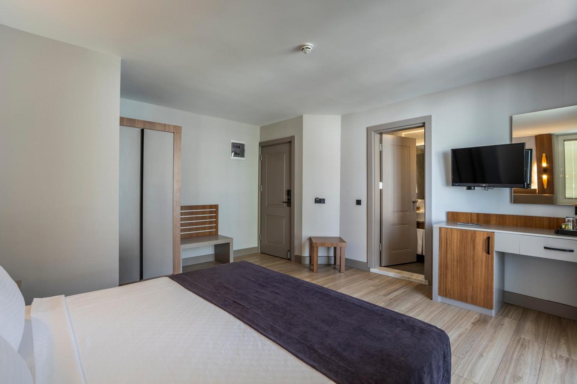 Simena Comfort Hotel Кемер Екстериор снимка